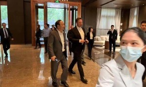 马斯克与动力电池龙头宁德时代董事长会面，疑是洽谈合作建立新电池工厂
