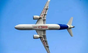 成功商飞国产大飞机打破欧美垄断价格不到1亿美元，上海还将交付商船一艘近10亿美元