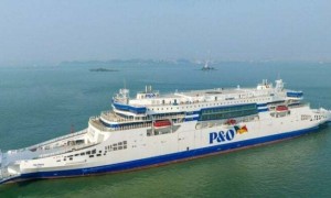 8.8兆瓦时电池混动绿色智能客轮在英国命名，由中国船厂广船国际建造交付