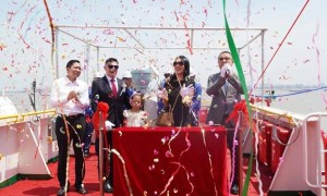 上海外高桥造船为SEASPAN建造的7000TEU集装箱船“强韧”轮命名