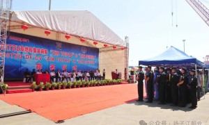 以色列船东在扬子江造船LNG动力集装箱船“ZIM TOPAZ”轮交付离厂
