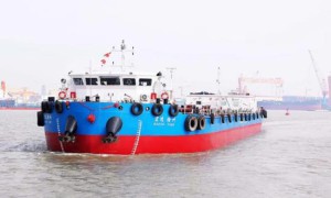 内河LNG动力船换罐模式新突破，“宏远徐州”轮在靖江附近顺利开启首航
