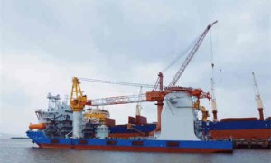 象屿海装为巨杰科技建造的1600吨自升自航式一体化海上风电安装平台交付