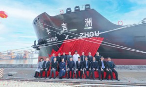 招商南油建造的LNG动力预留24000吨原油船1号船“长吉洲”轮圆满交付