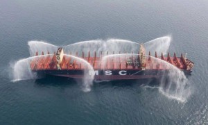中国船舶集团第七〇八研究所自主研发的超大型集装箱船系列已完工交付近百艘