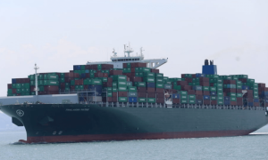 海南港口：智能岸电设施让靠岸船舶用上了“减碳利器”