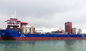 “胖子”下水亮点多，中国船舶广船国际造海上风电安装平台过驳