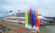 中国首制大型邮轮顺利出坞，预计将在今年进博会期间交付船东