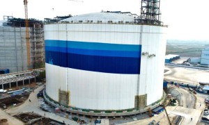 中国海油盐城“绿能港”全球最大LNG储罐完成水压试验