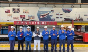 上海外高桥造船为泰国RCL建造的7000TEU集装箱船H1380船开工