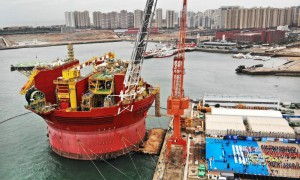 英国业主在中国定制的“海上油气巨无霸”装置（FPSO）顺利交付