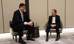 美国驻华大使发文称与姚明上海会面，希望靠“球”加强中美人民关系