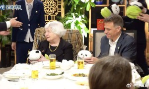 美国财政部长刚到北京就去吃许多著名川菜，为啥却没点夫妻肺片？