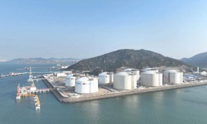 华南地区首座全球最大27万方LNG储罐完成水压试验